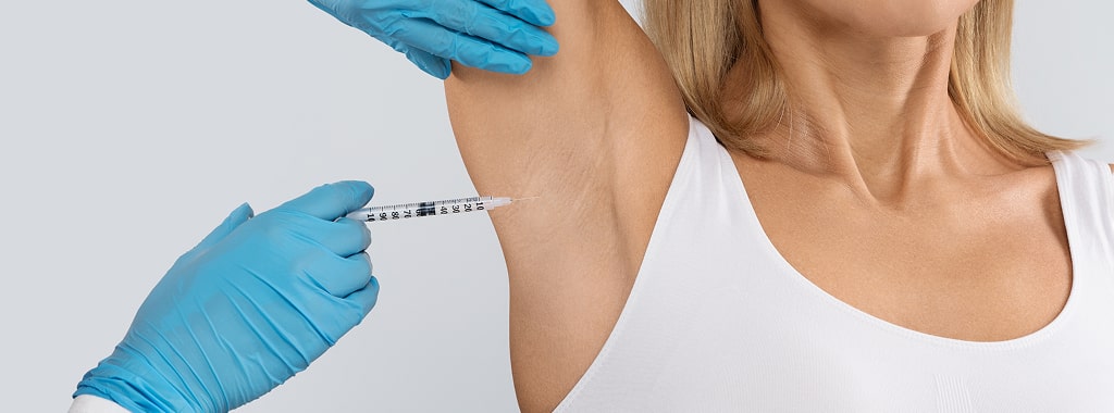 the-doctor-makes-intramuscular-injections-in-the-u-2025-03-18-16-11-08-utc 1-min.jpg the-doctor-makes-intramuscular-injections-in-the-u-2025-03-18-16-11-08-utc 1-min.jpg